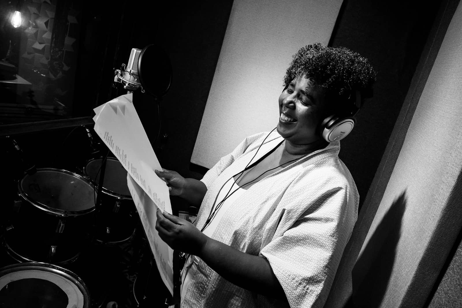 Ana Lira - artista visual, radioartista, curadora, pesquisadora, escritora e editora